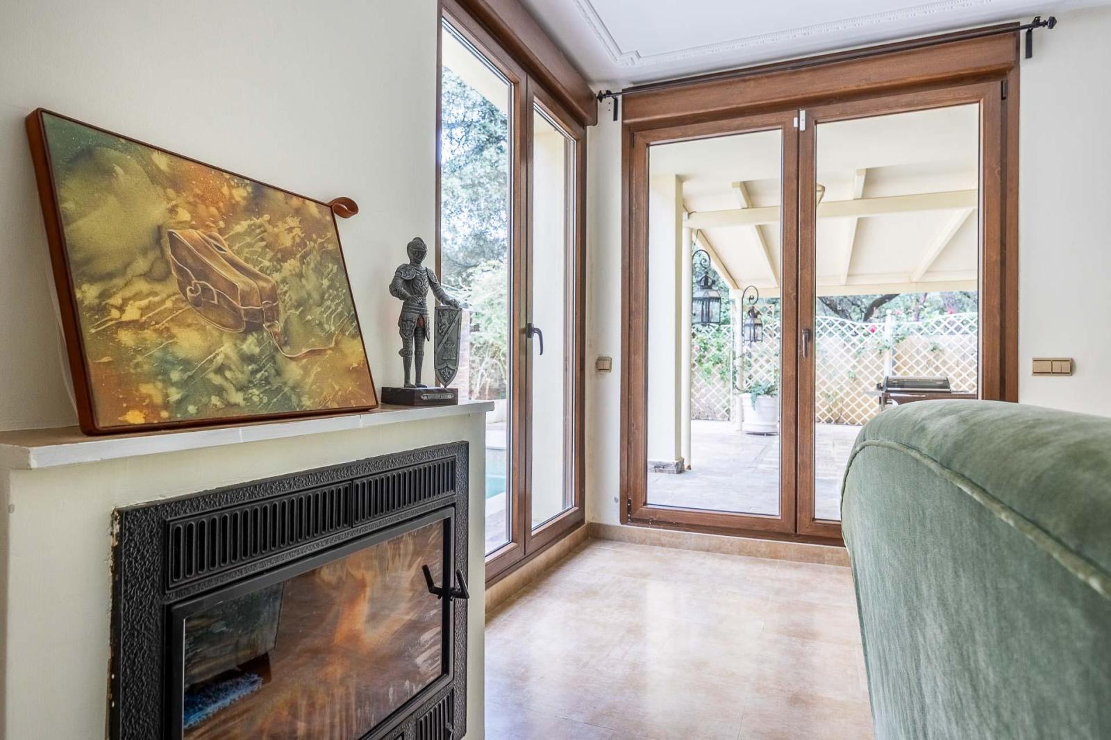 Villa for Sale in Bollullos de la Mitación