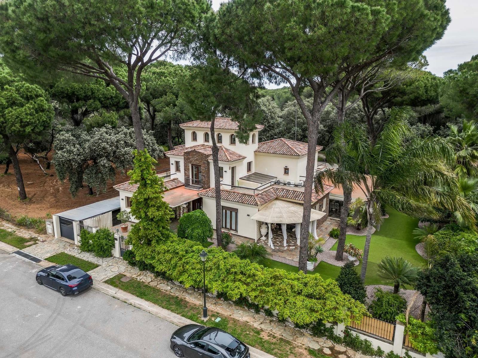 Villa for Sale in Bollullos de la Mitación