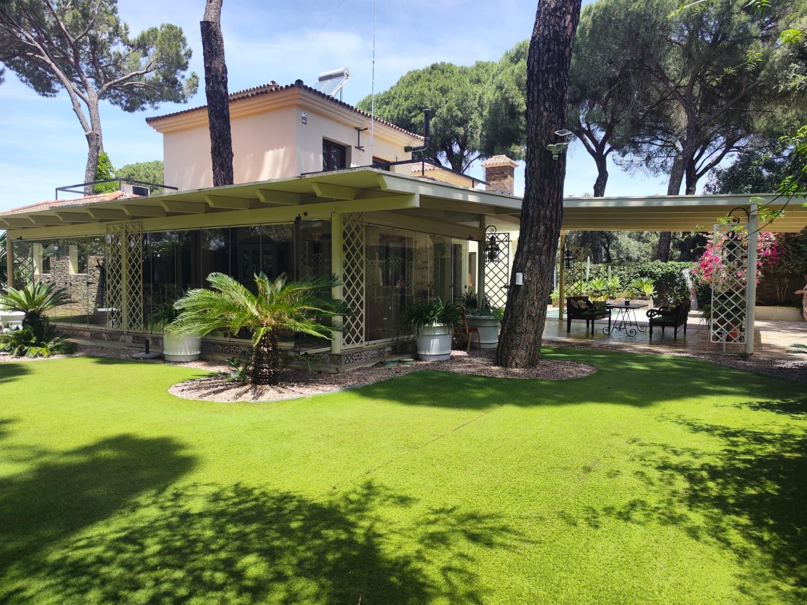 Villa for Sale in Bollullos de la Mitación