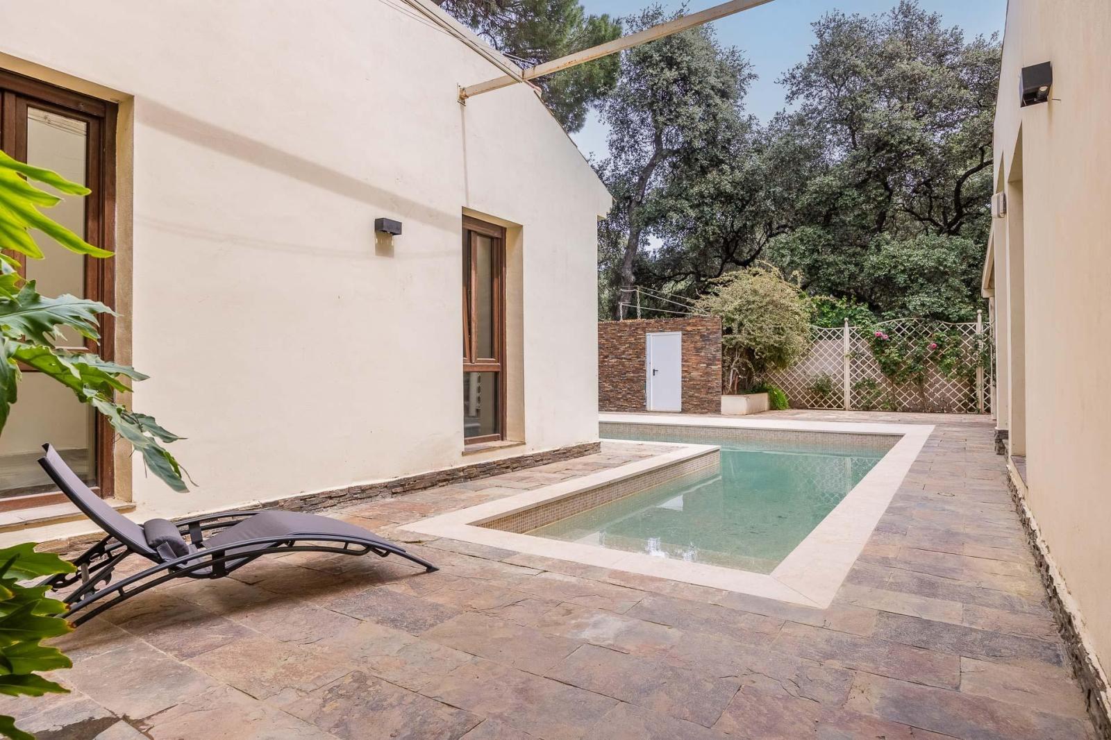 Villa for Sale in Bollullos de la Mitación