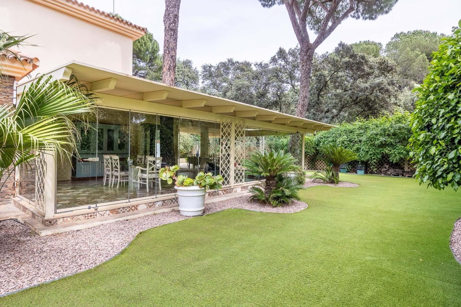 Villa for Sale in Bollullos de la Mitación
