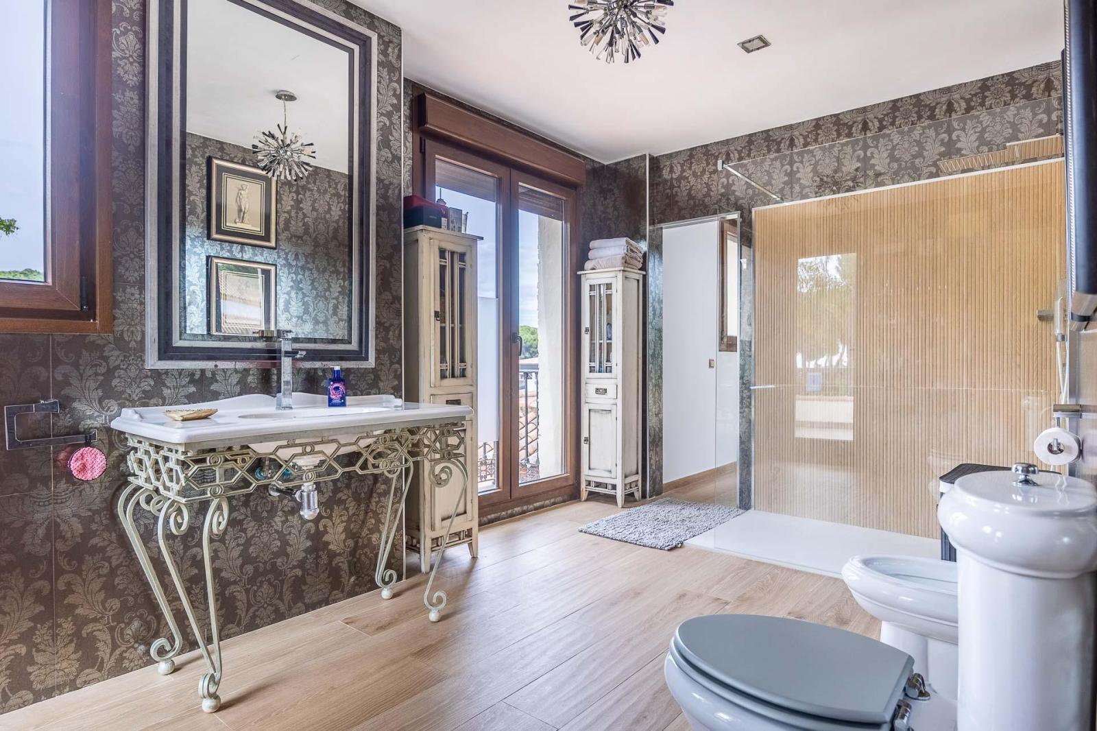Villa for Sale in Bollullos de la Mitación