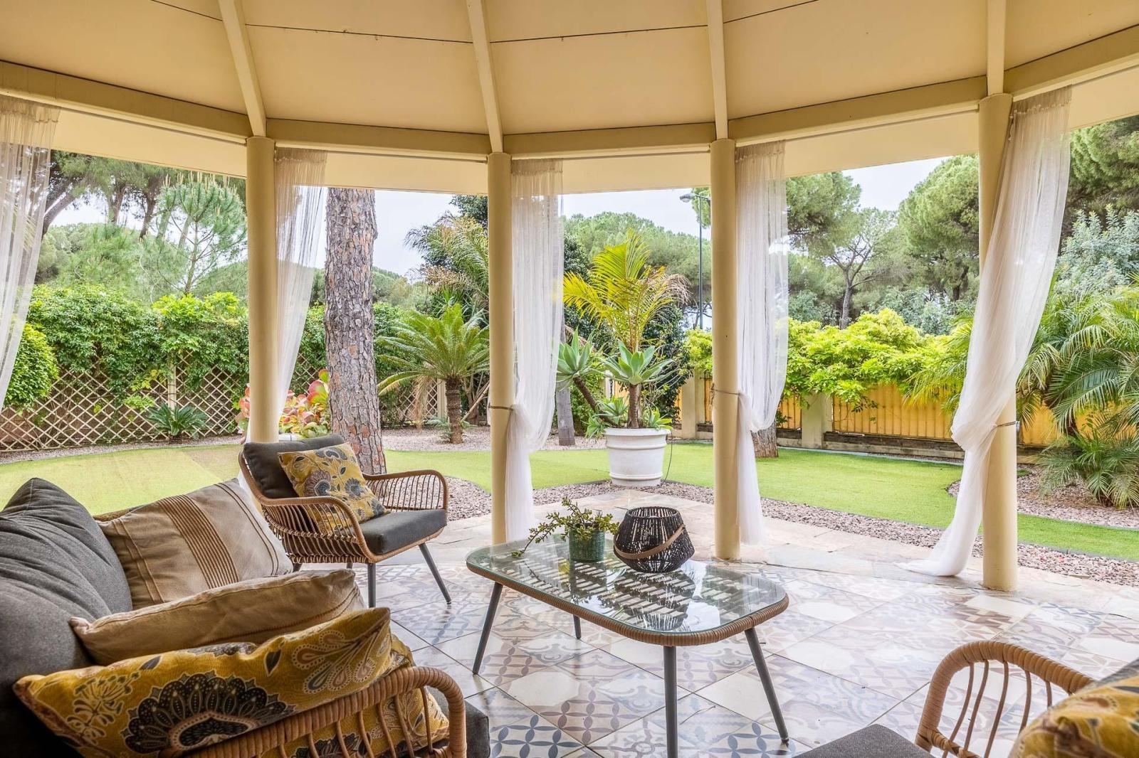 Villa for Sale in Bollullos de la Mitación