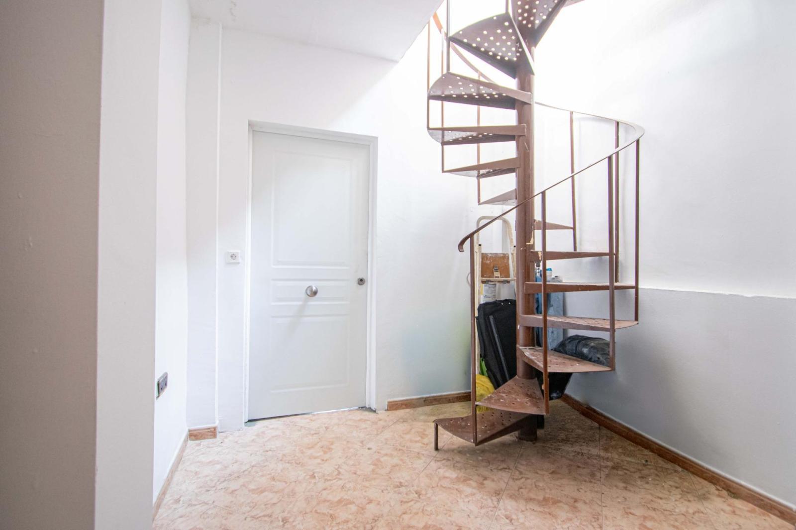 Building for Sale in Camas