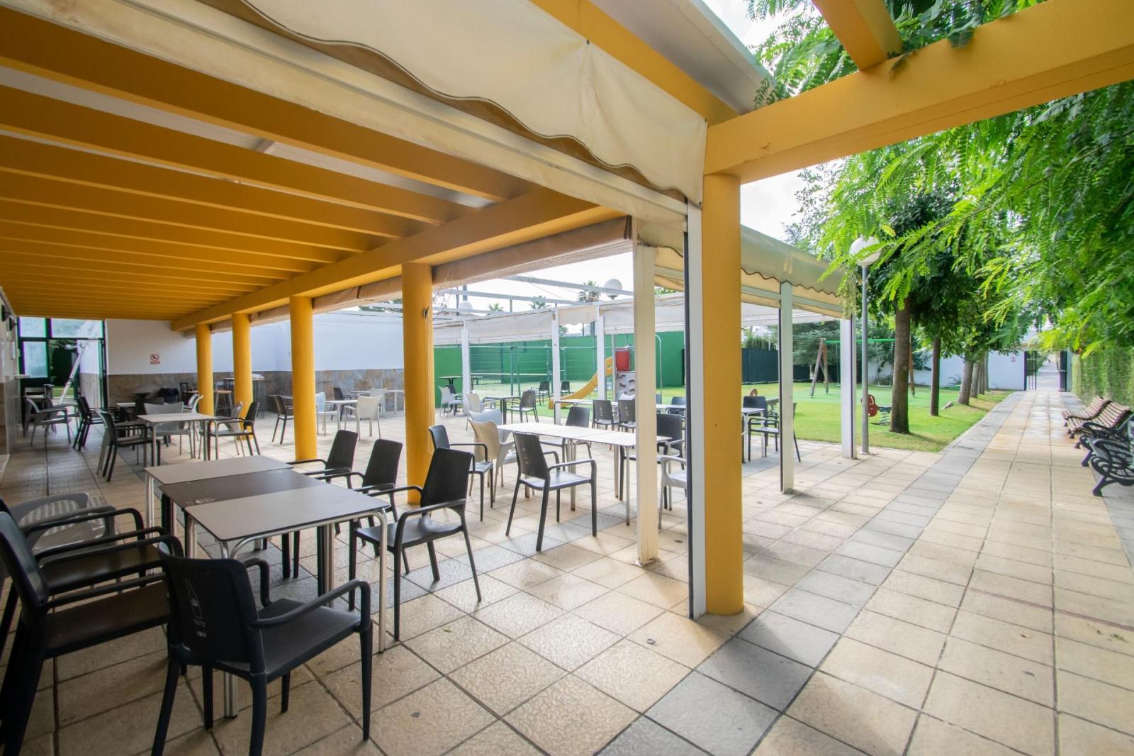 Chalet for Sale in Espartinas