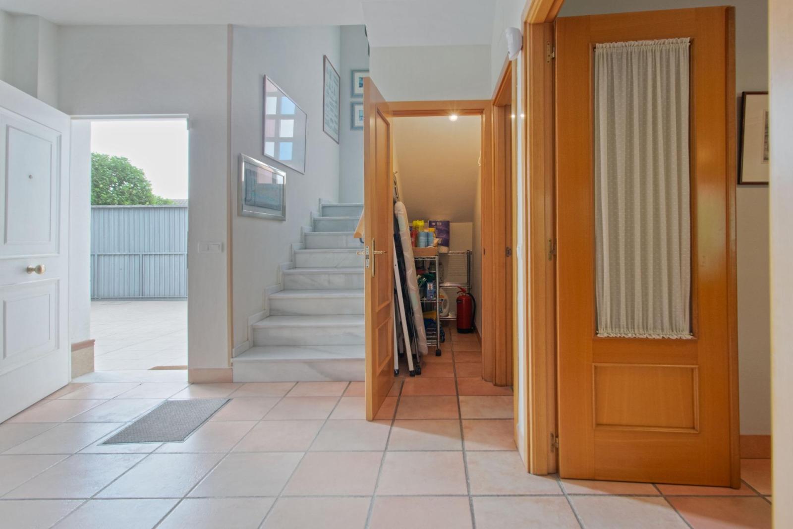 Chalet for Sale in Espartinas