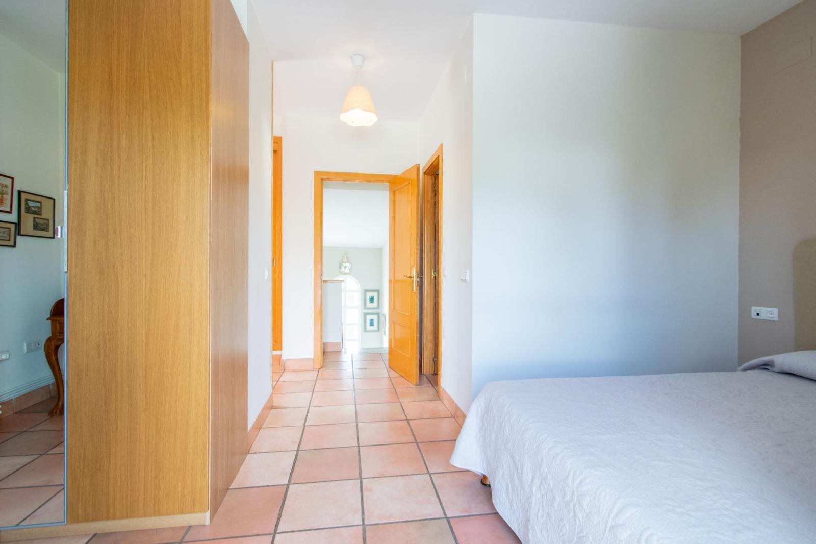 Chalet for Sale in Espartinas