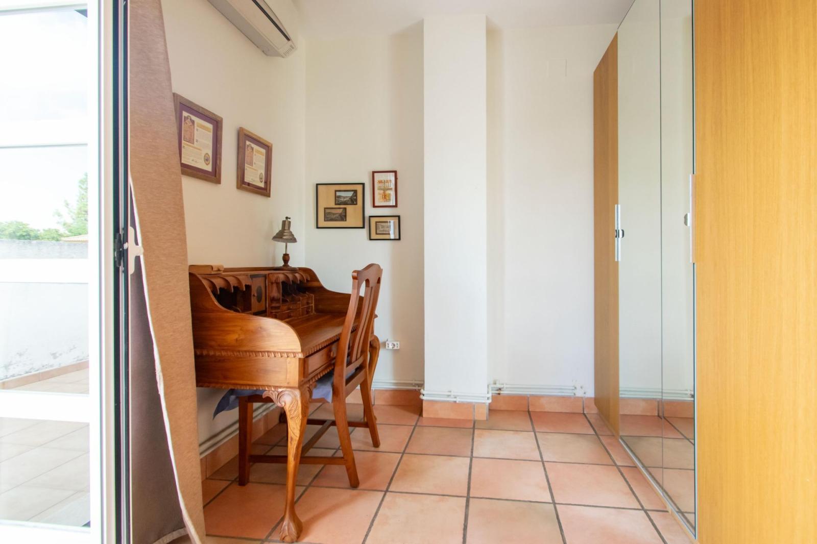 Chalet for Sale in Espartinas