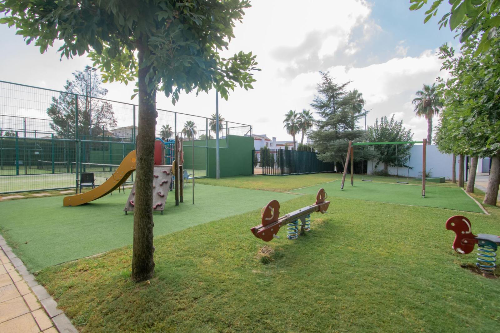 Chalet for Sale in Espartinas