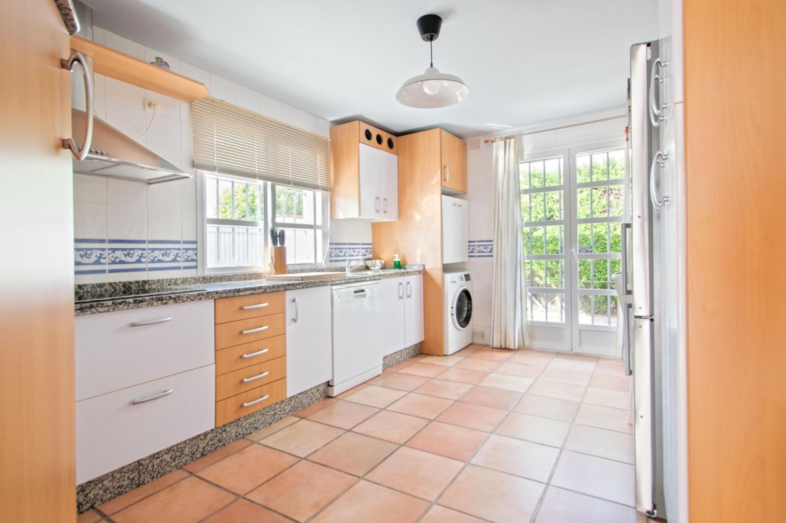 Chalet for Sale in Espartinas