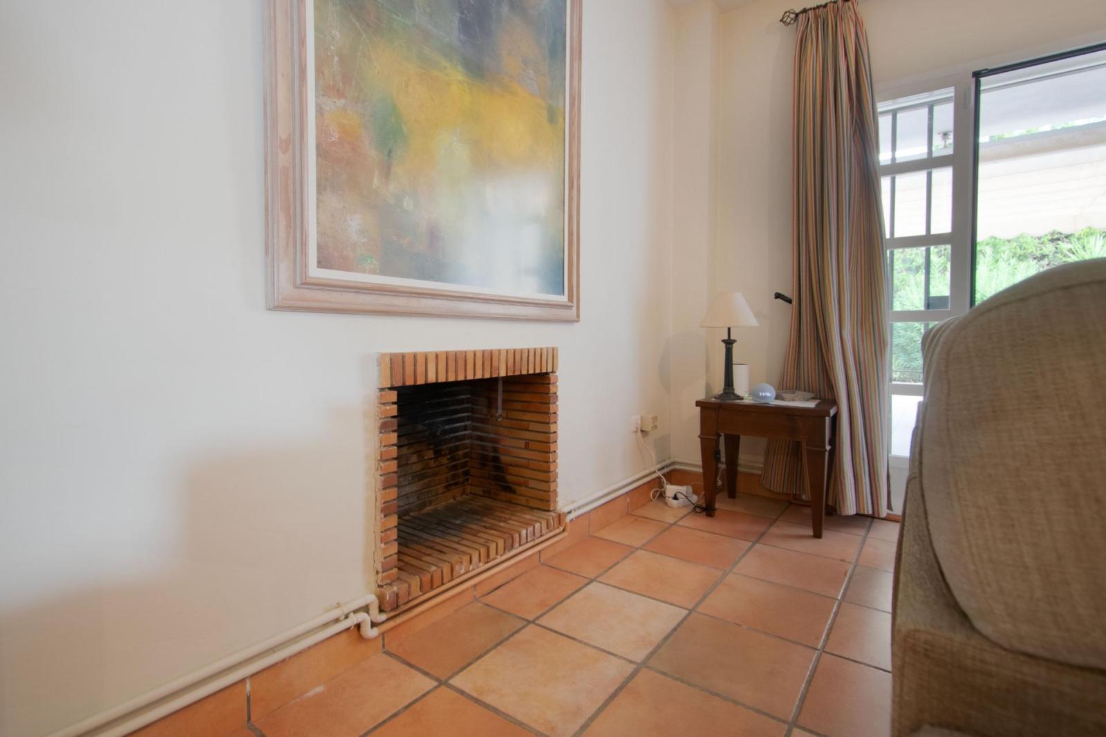 Chalet for Sale in Espartinas
