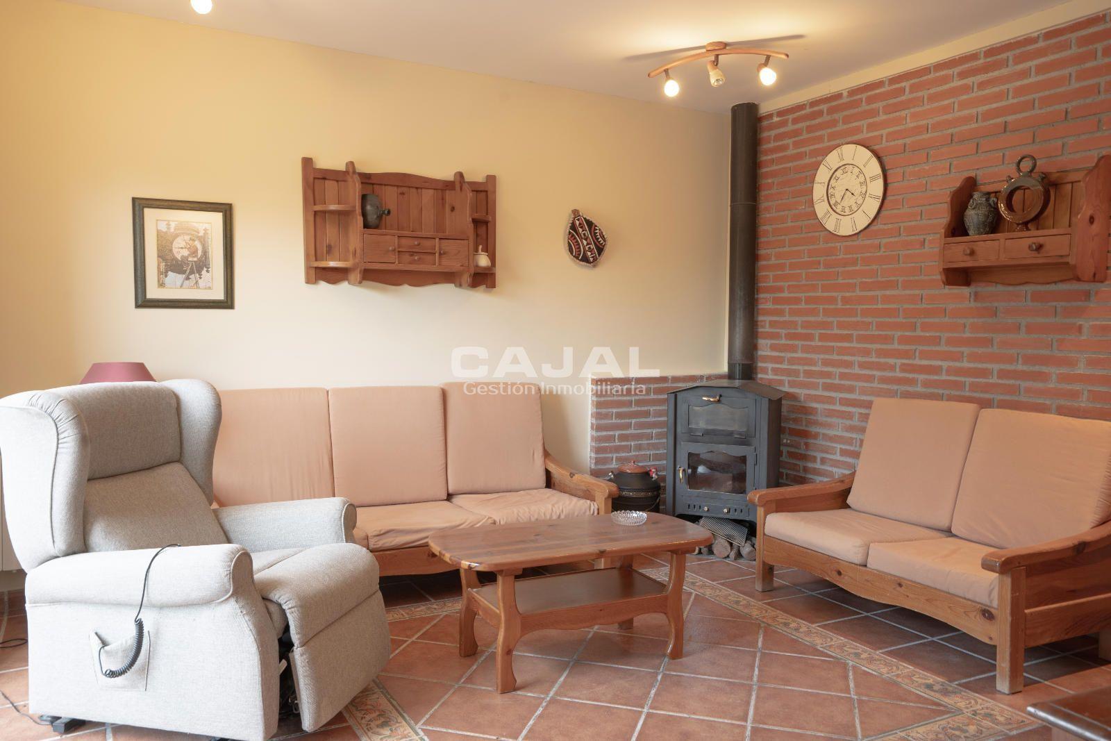 Chalet for Sale in Fresno de Cantespino