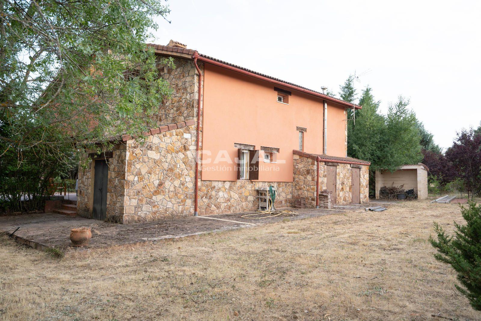 Chalet for Sale in Fresno de Cantespino
