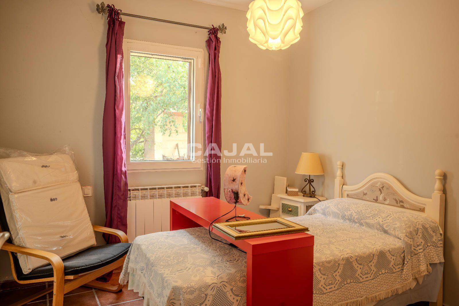 Chalet for Sale in Fresno de Cantespino