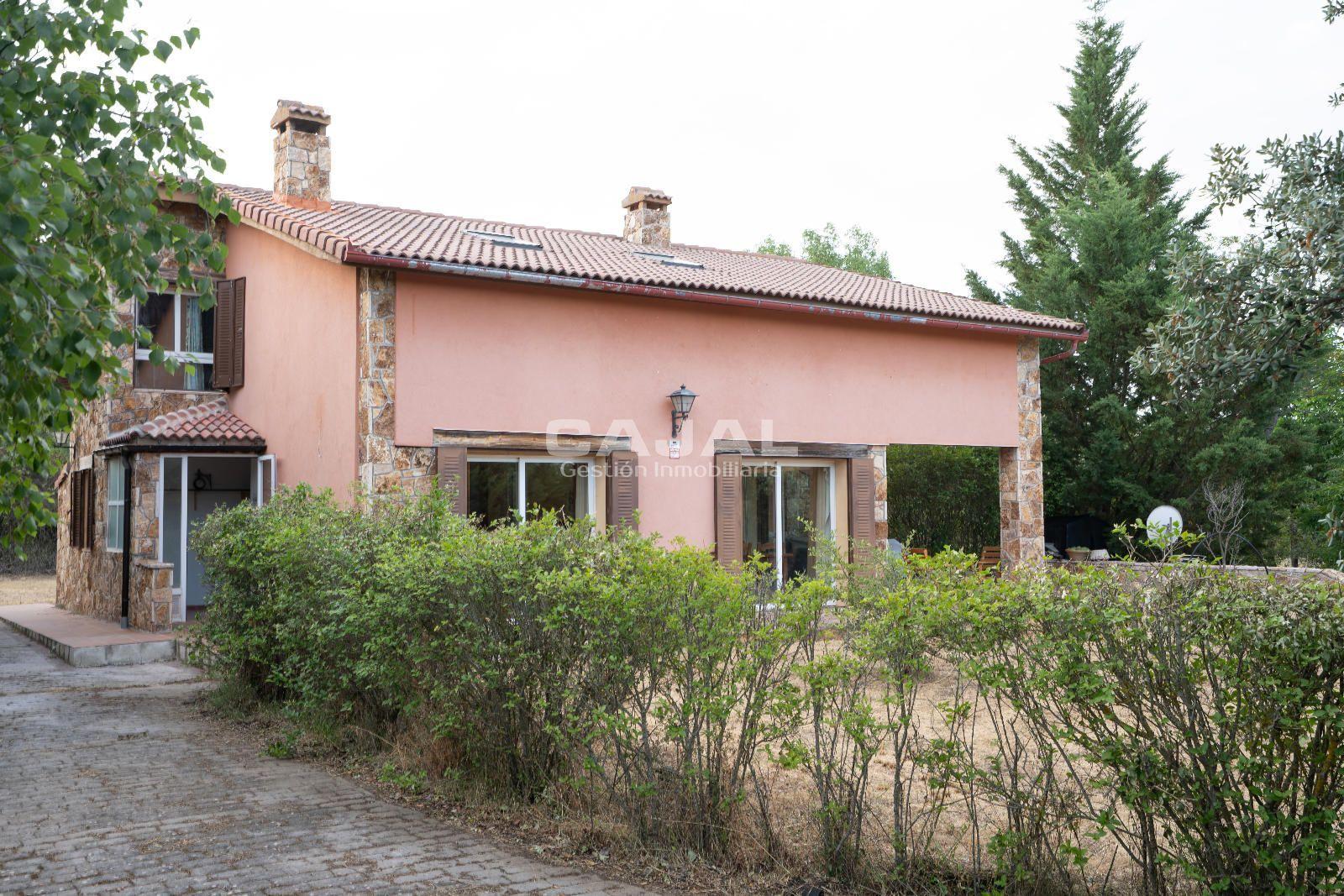 Chalet for Sale in Fresno de Cantespino