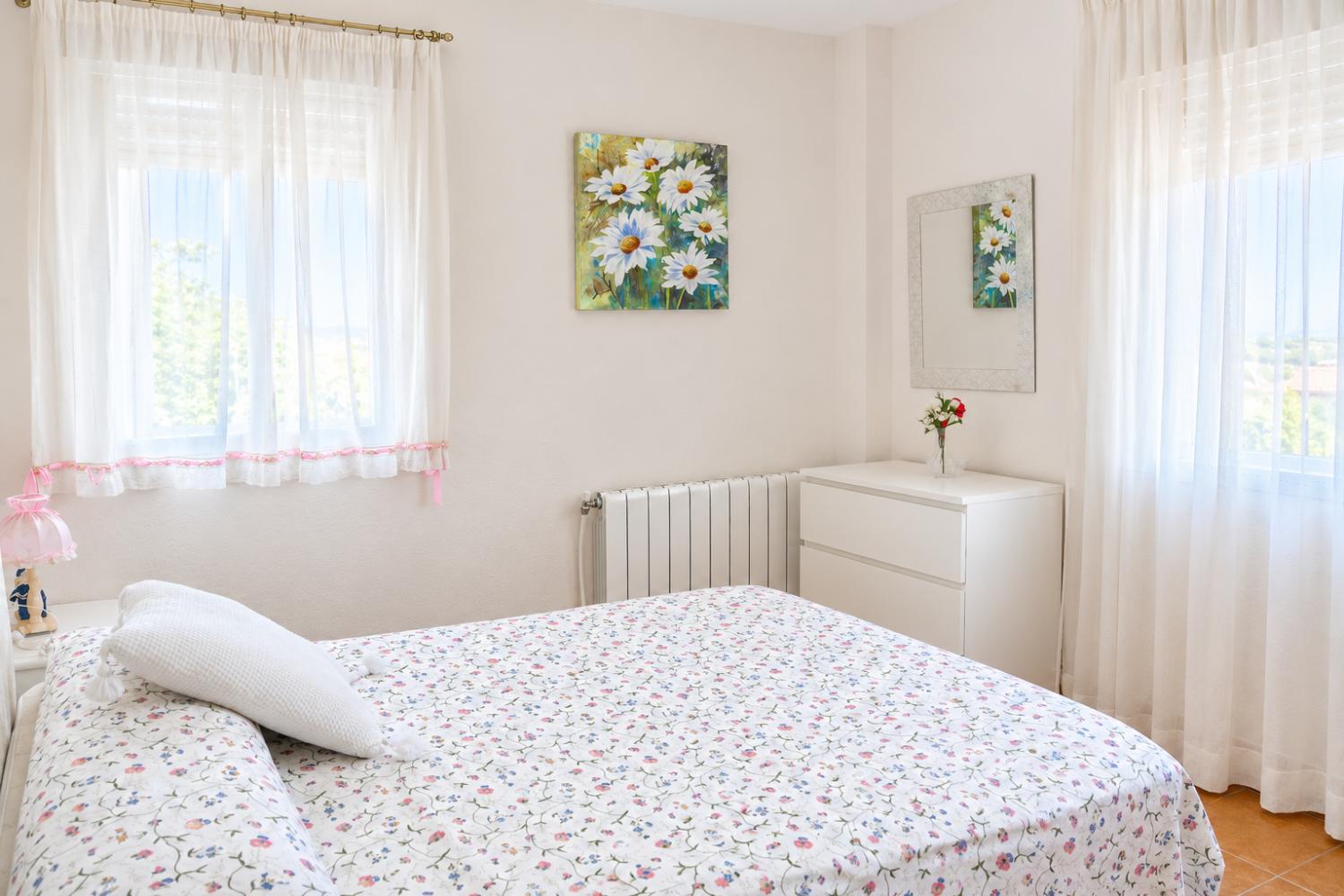 Villa for Sale in Cúllar Vega