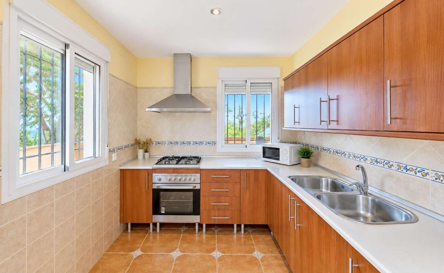 Villa for Sale in Cúllar Vega