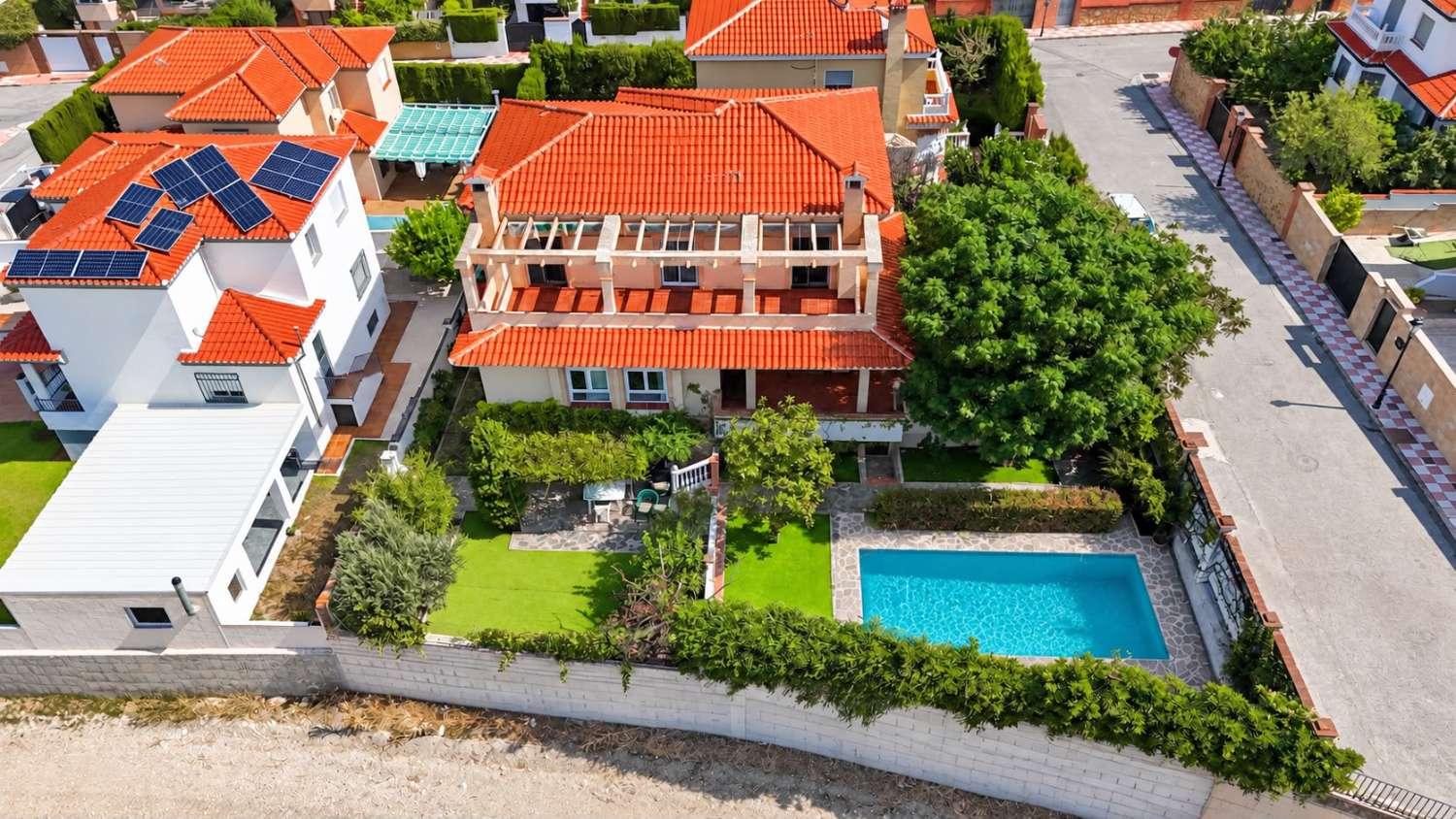 Villa for Sale in Cúllar Vega