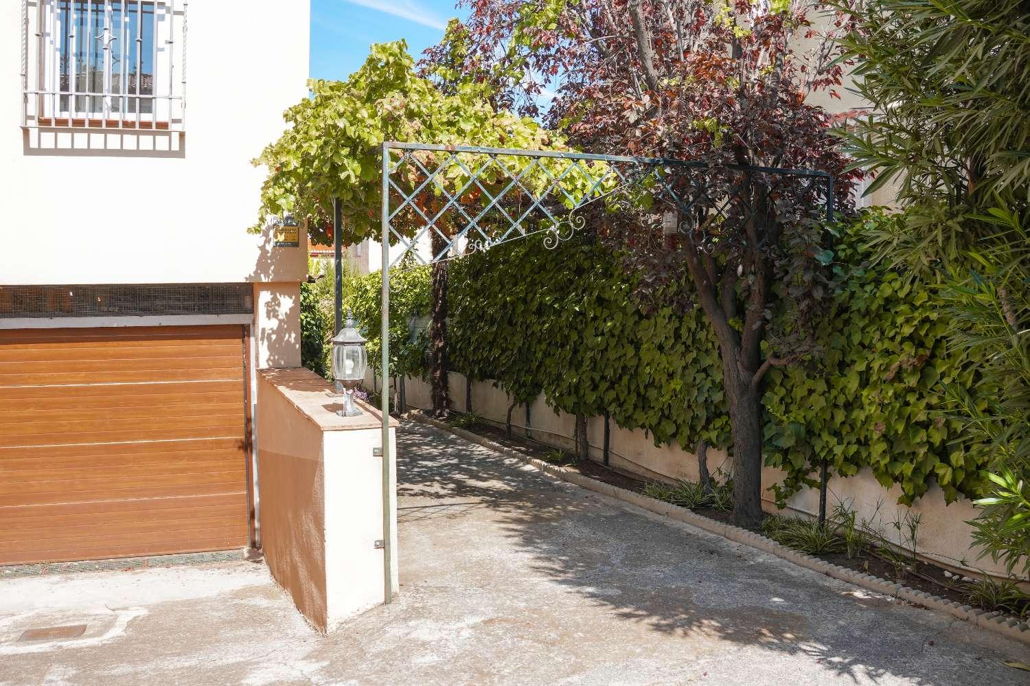 Villa for Sale in Cúllar Vega