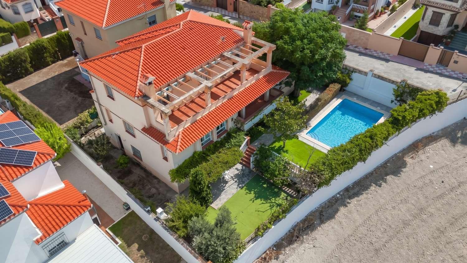 Villa for Sale in Cúllar Vega