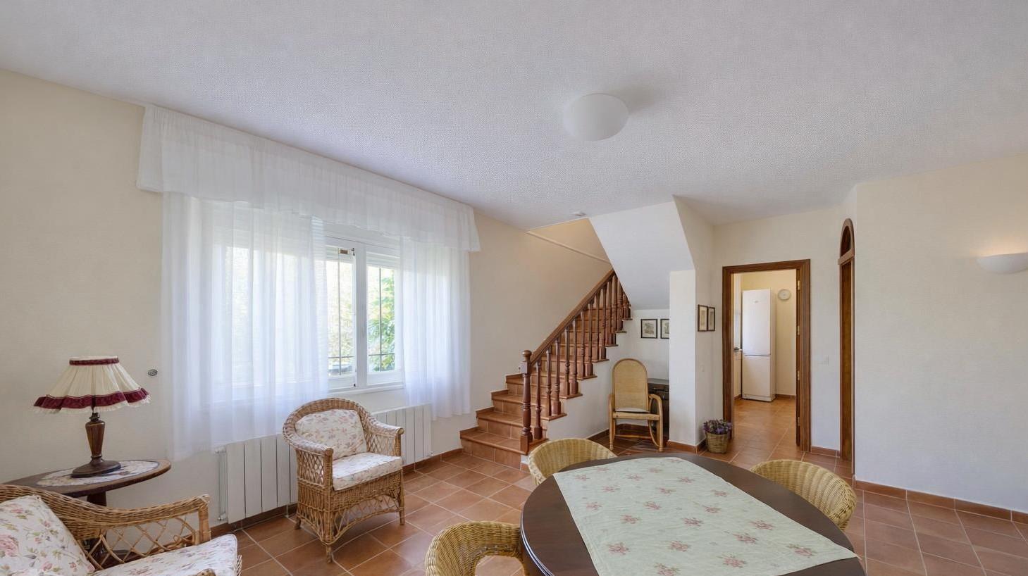 Villa for Sale in Cúllar Vega