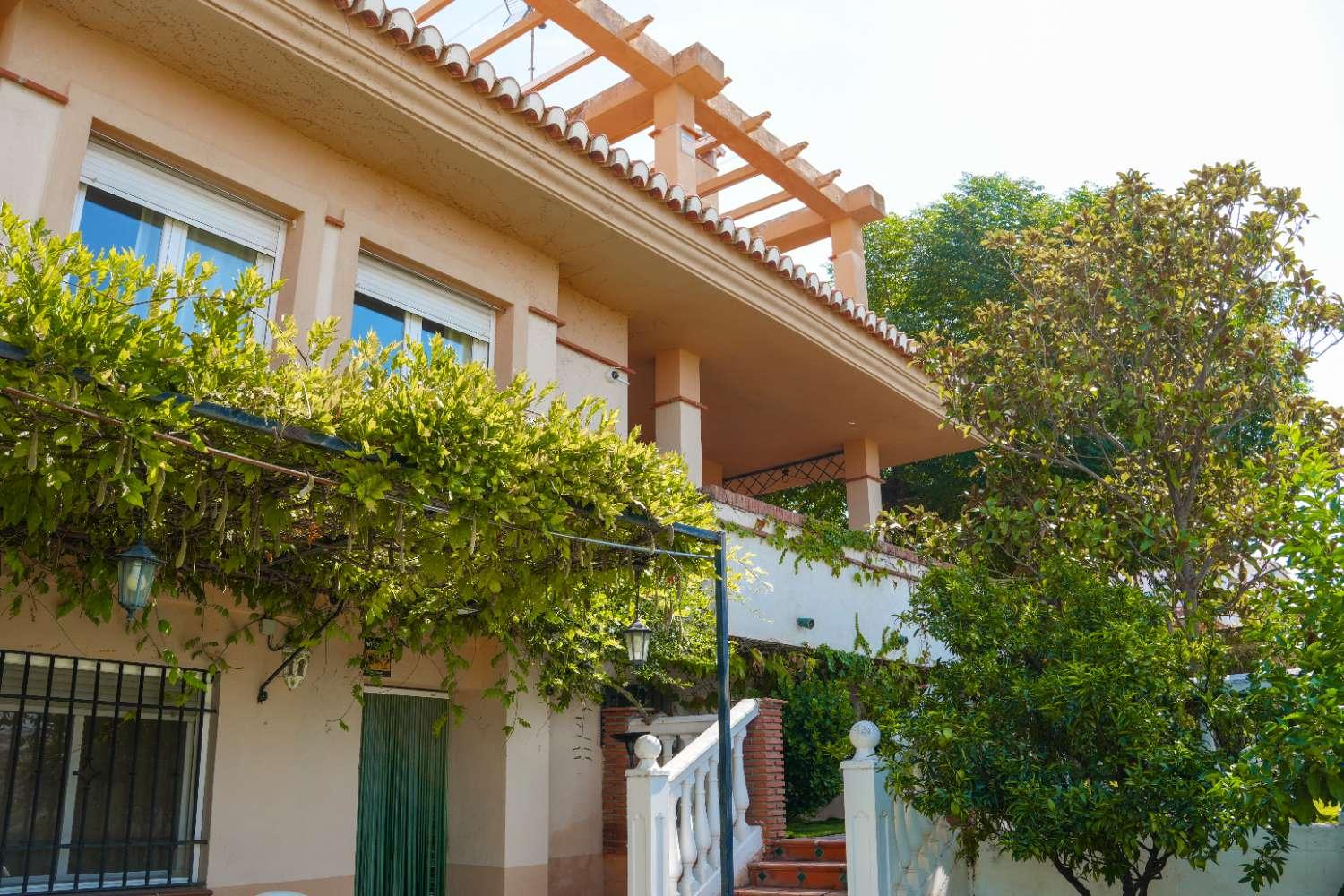 Villa for Sale in Cúllar Vega