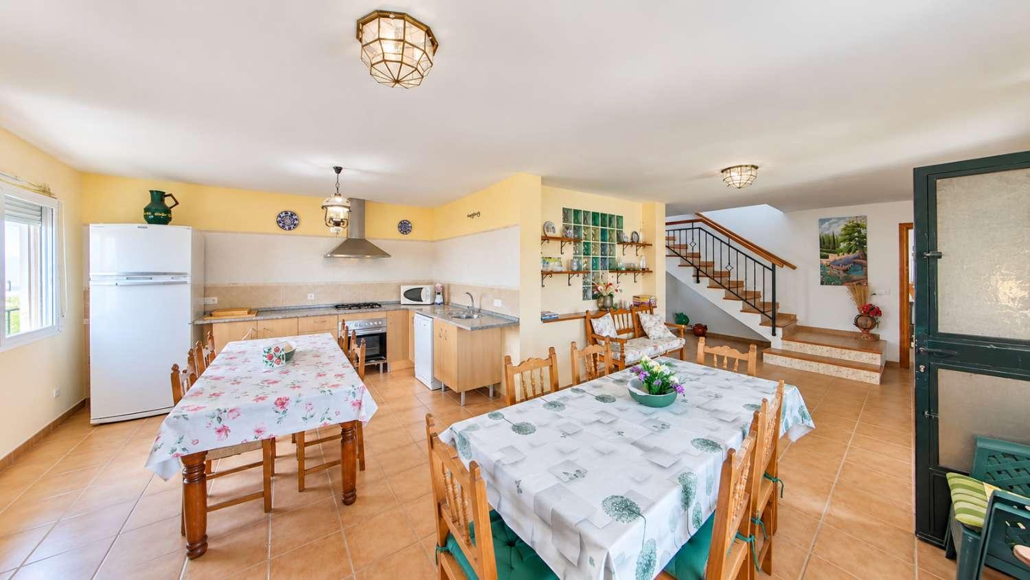 Villa for Sale in Cúllar Vega