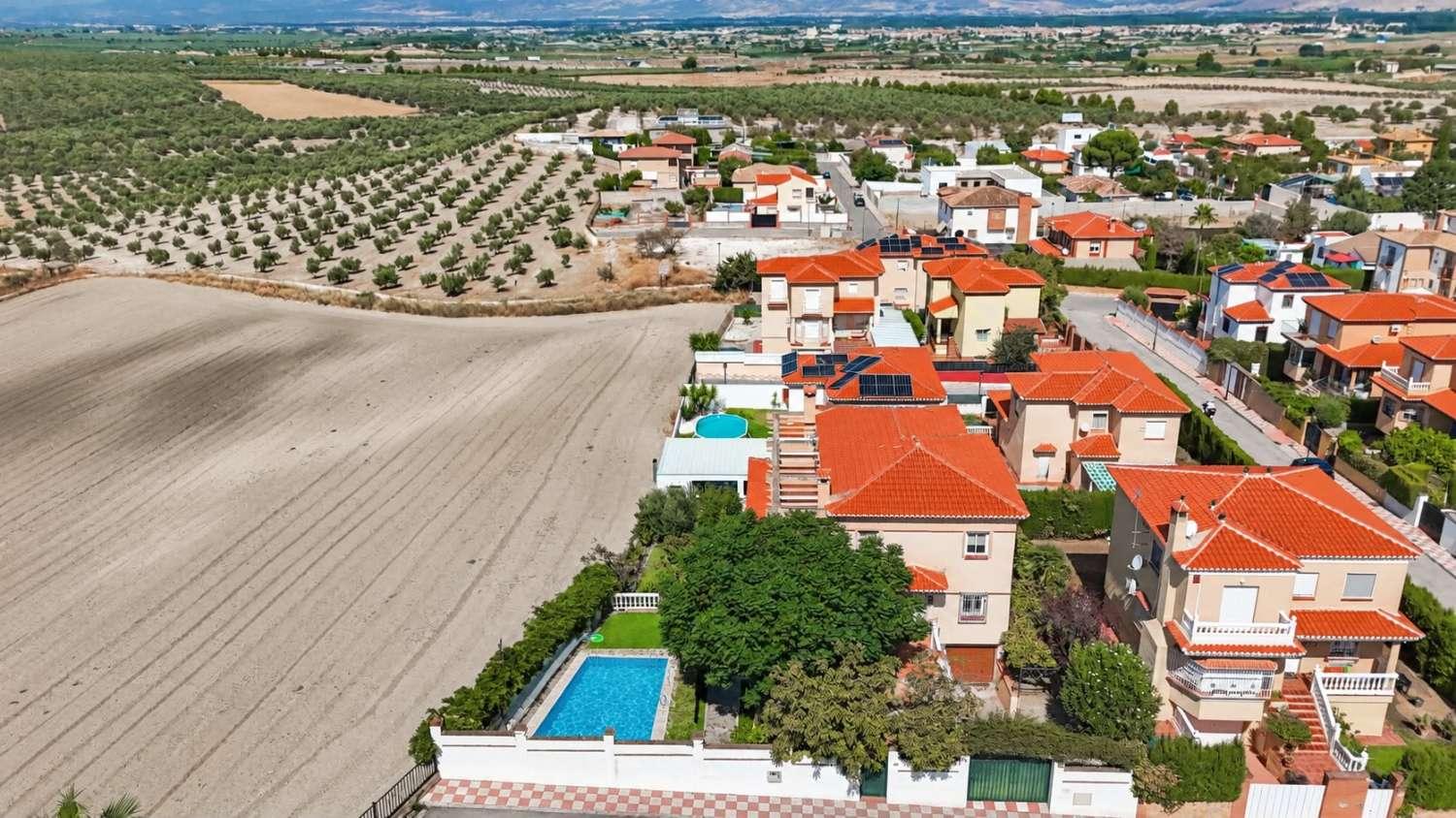Villa for Sale in Cúllar Vega