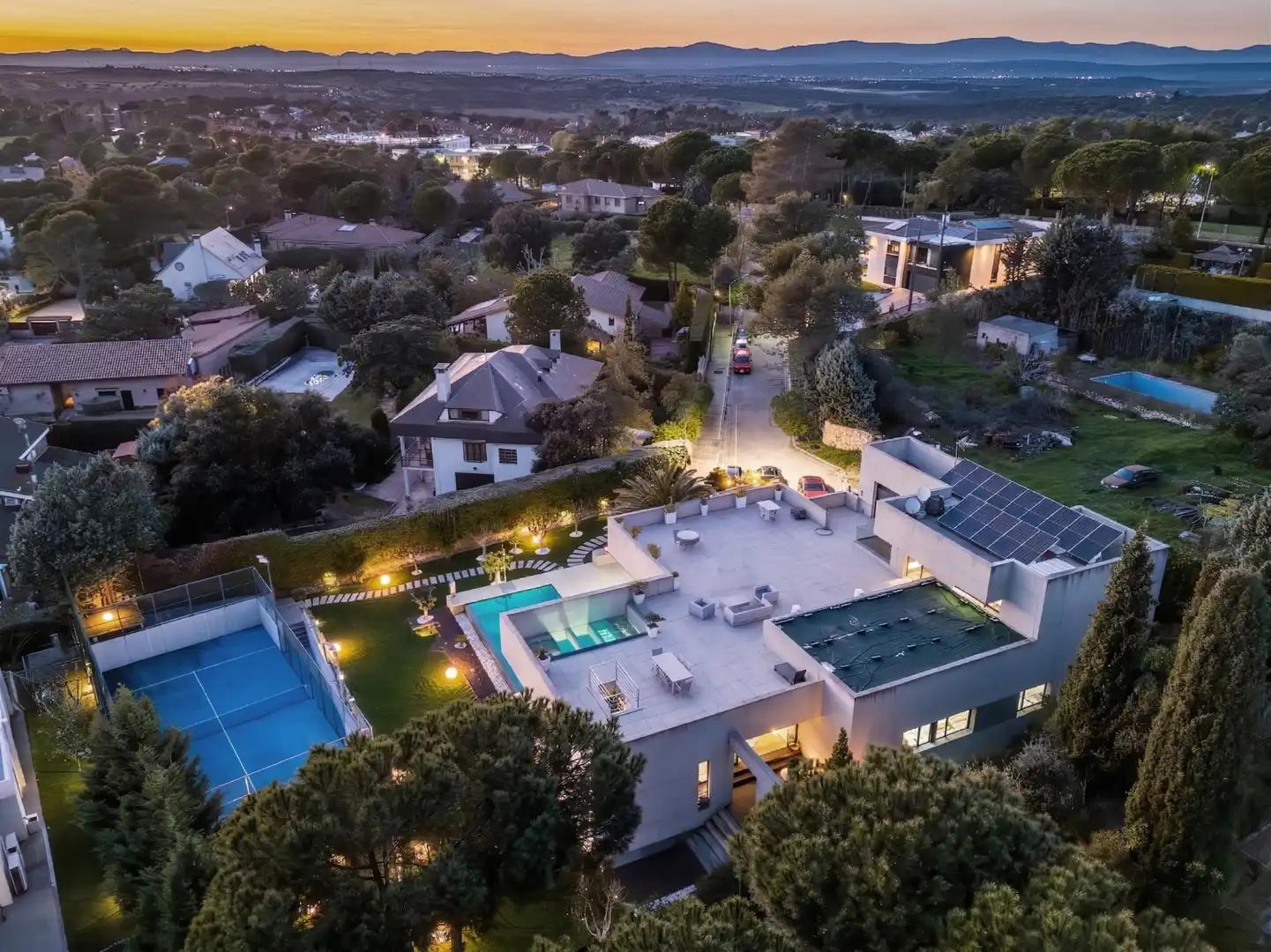 Chalet for Sale in Villaviciosa de Odón