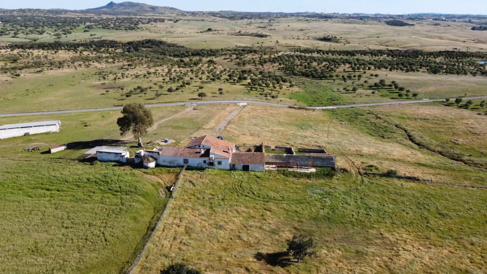 House for Sale in Paymogo