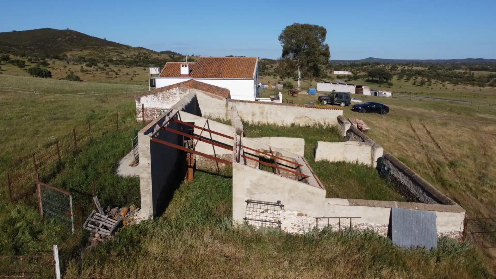 House for Sale in Paymogo