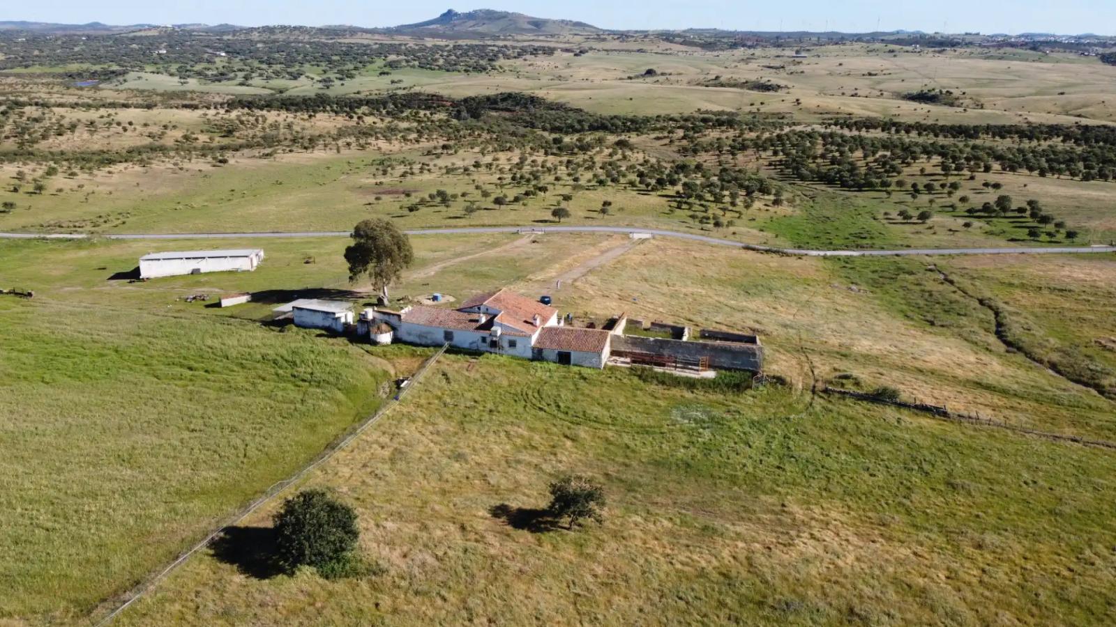 House for Sale in Paymogo