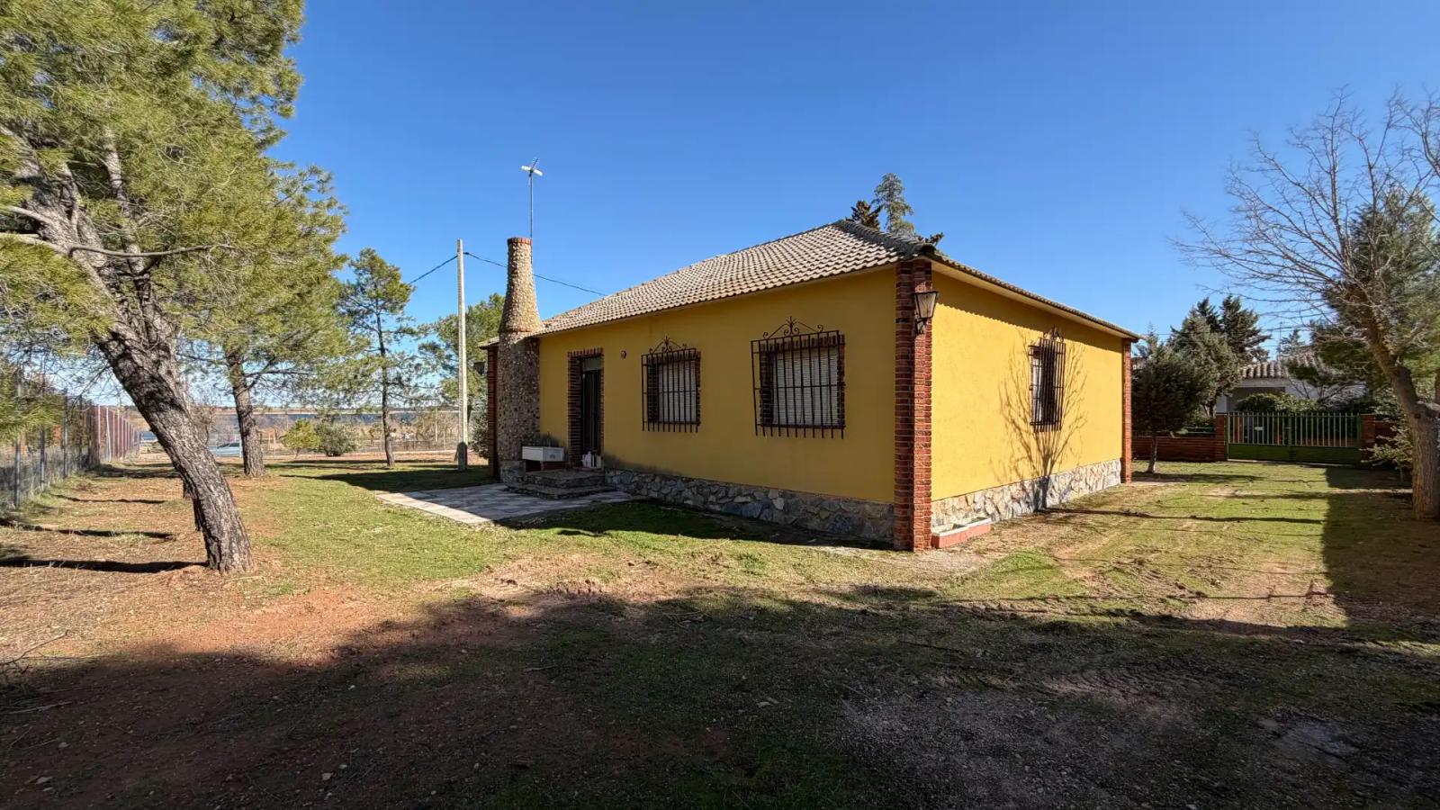 Chalet en Venta en Villafranca de los Caballeros