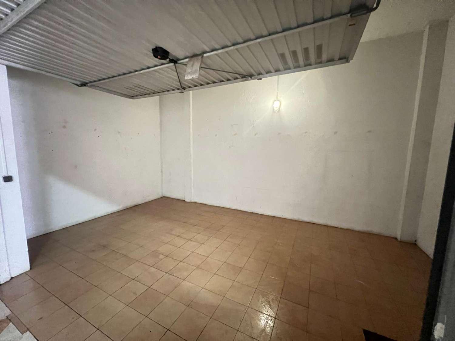 Garage for Sale in Andújar
