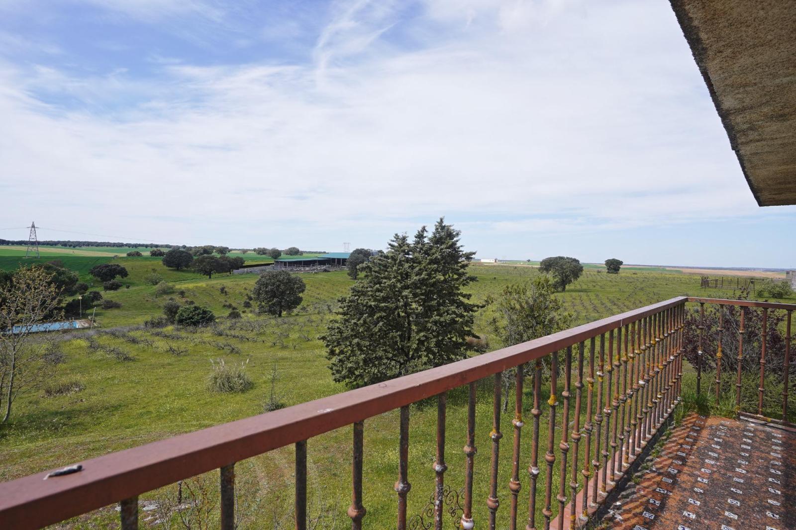 Chalet for Sale in Topas