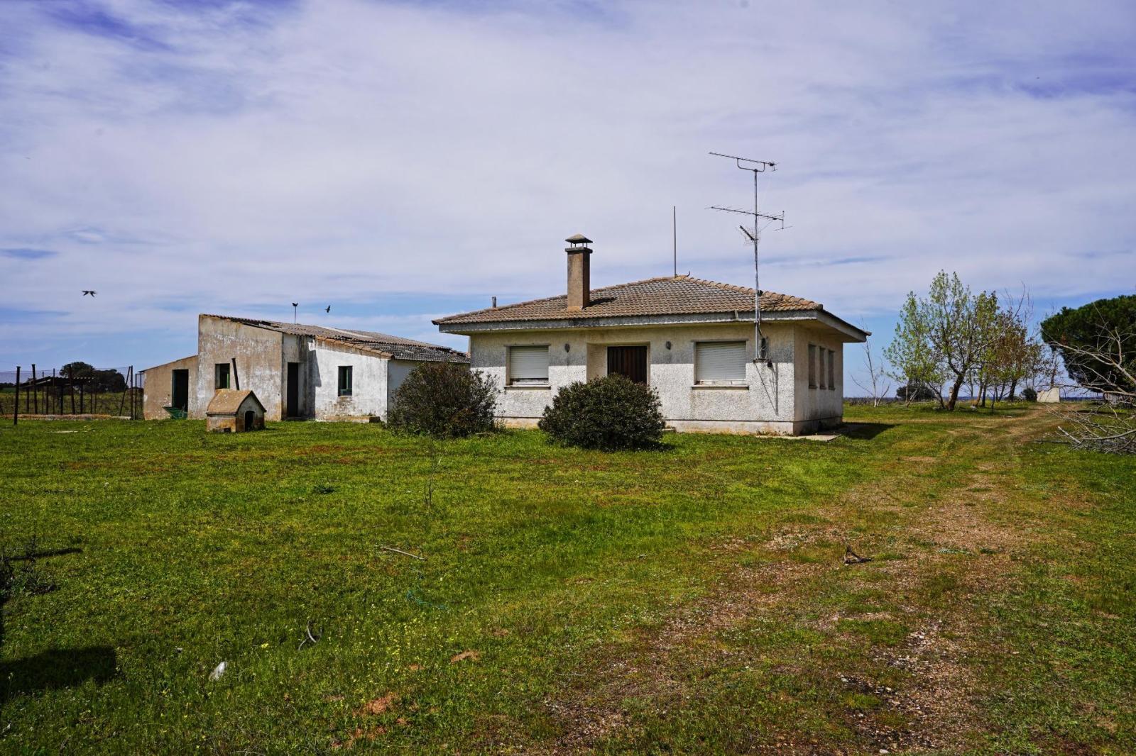 Chalet for Sale in Topas