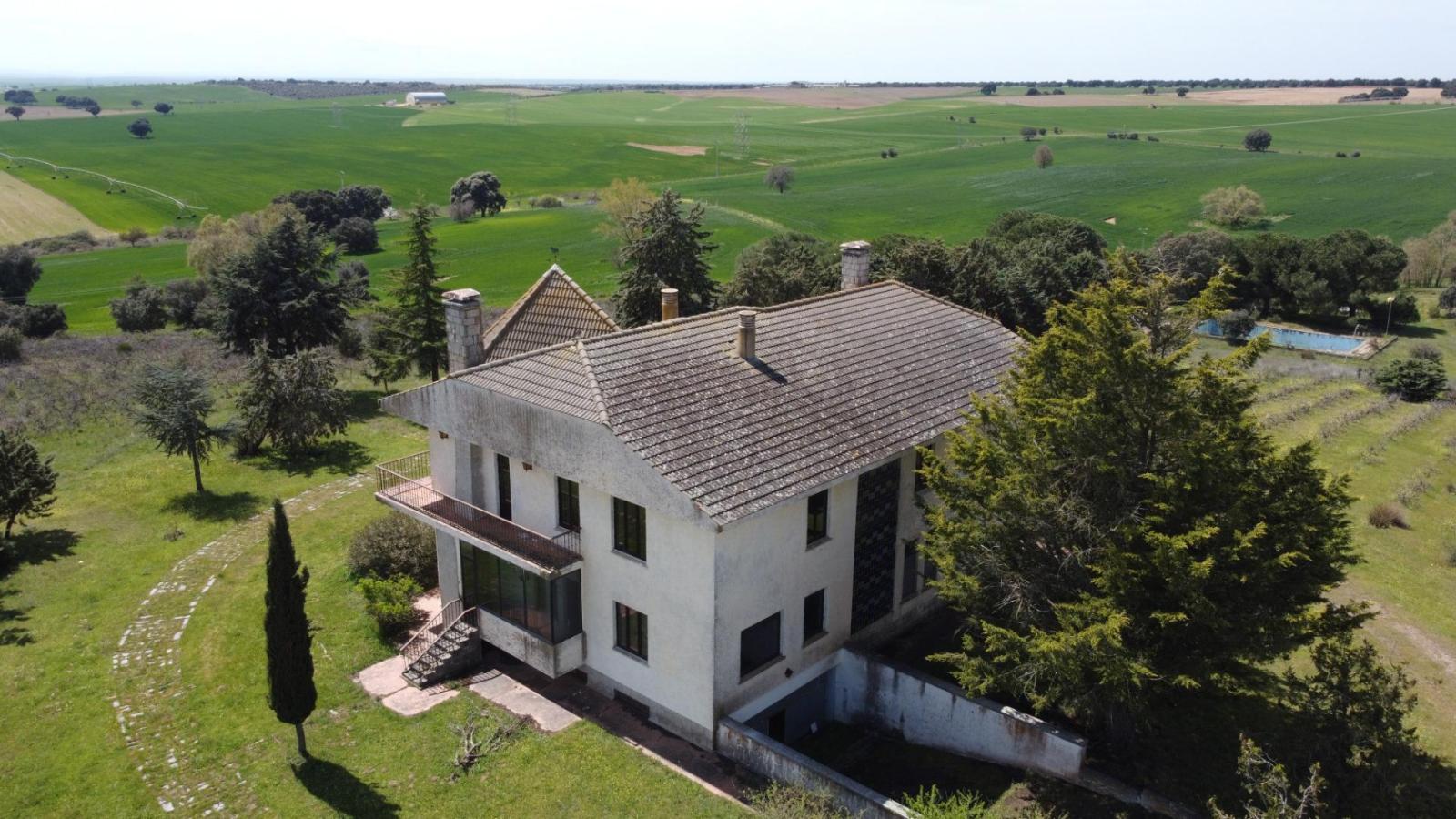 Chalet for Sale in Topas