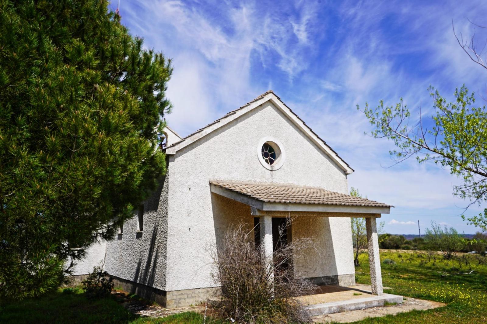Chalet for Sale in Topas
