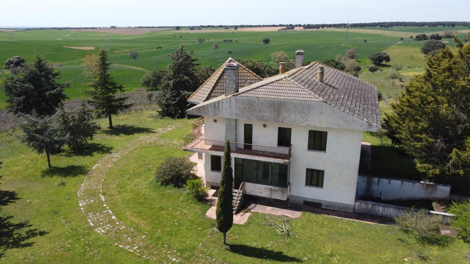 Chalet for Sale in Topas