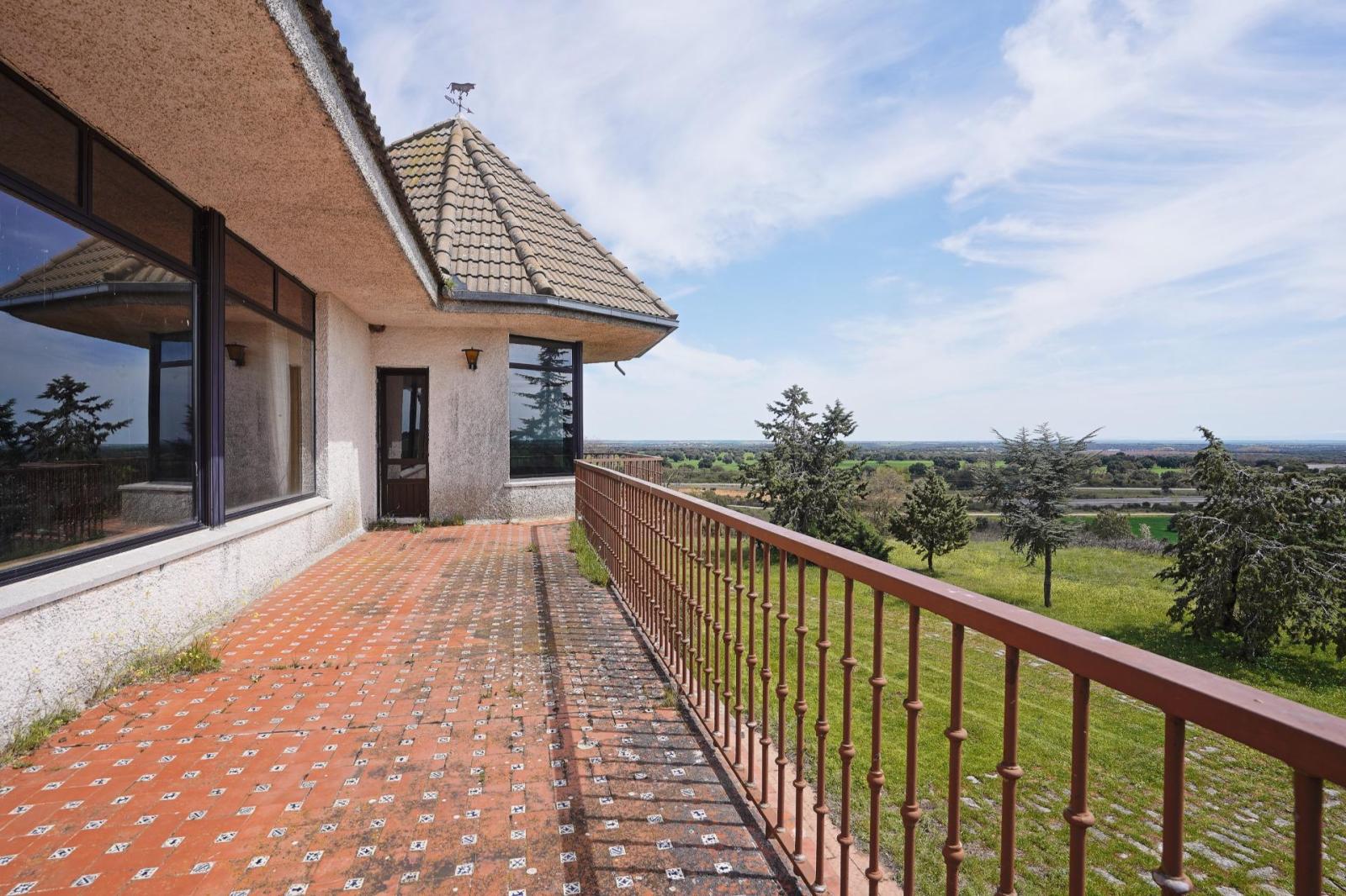 Chalet for Sale in Topas