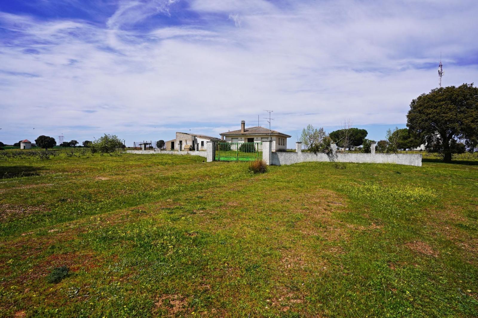 Chalet for Sale in Topas