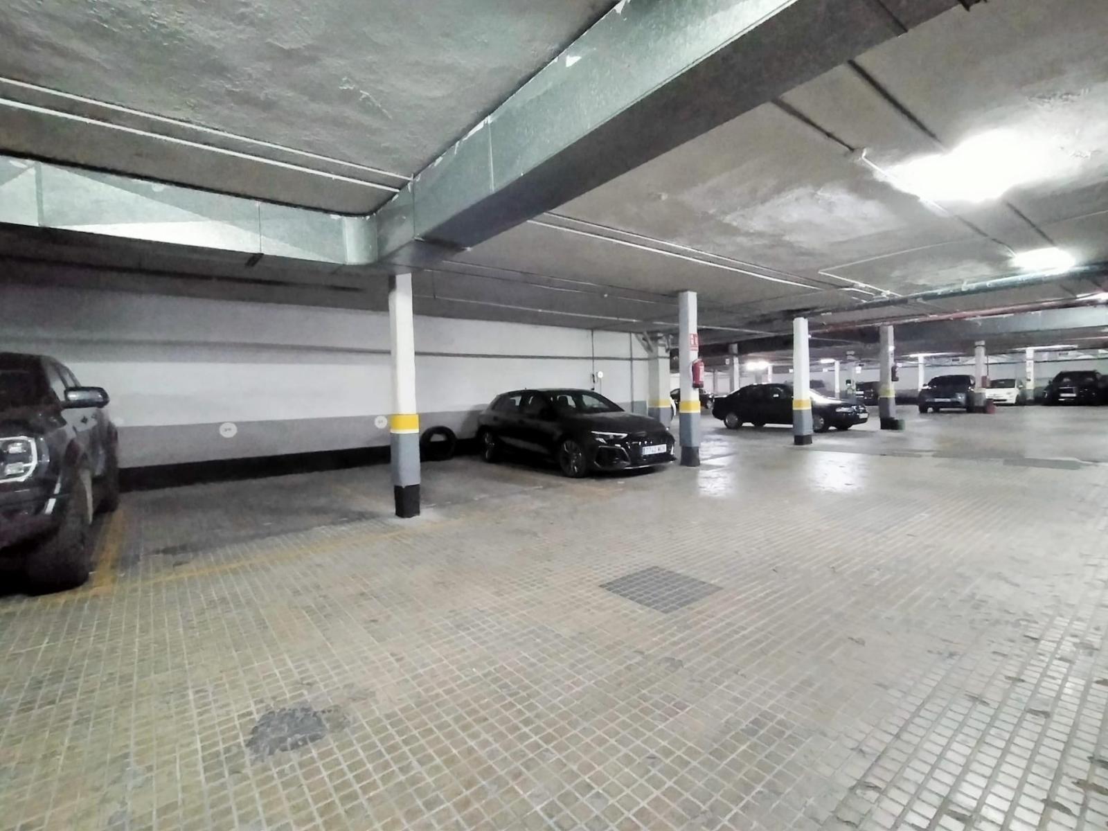 Garage for Sale in Madrid