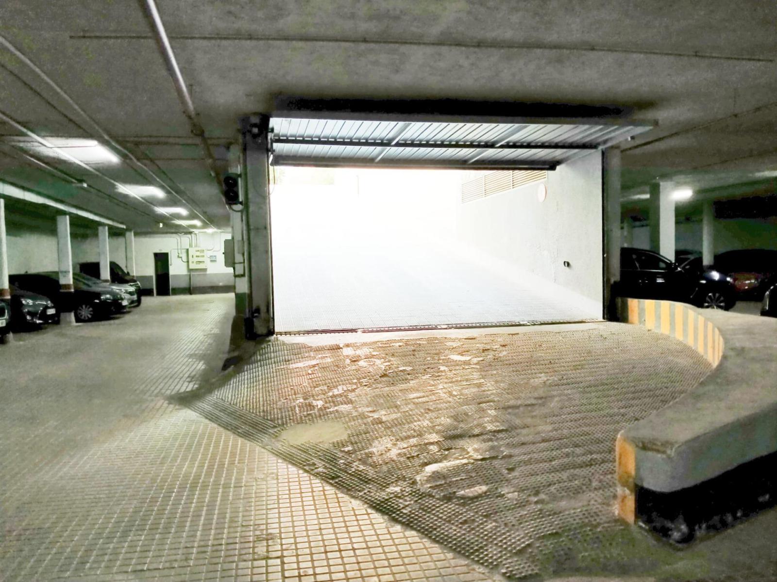 Garage for Sale in Madrid