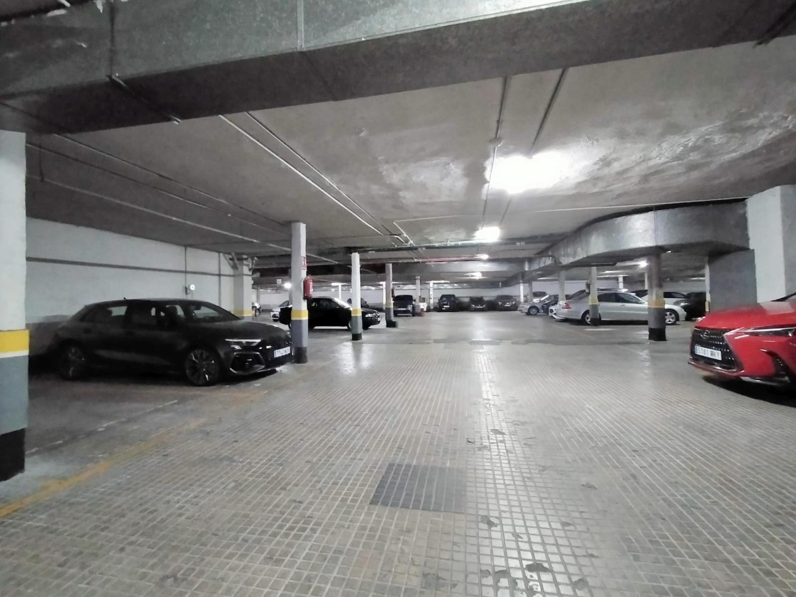 Garage for Sale in Madrid
