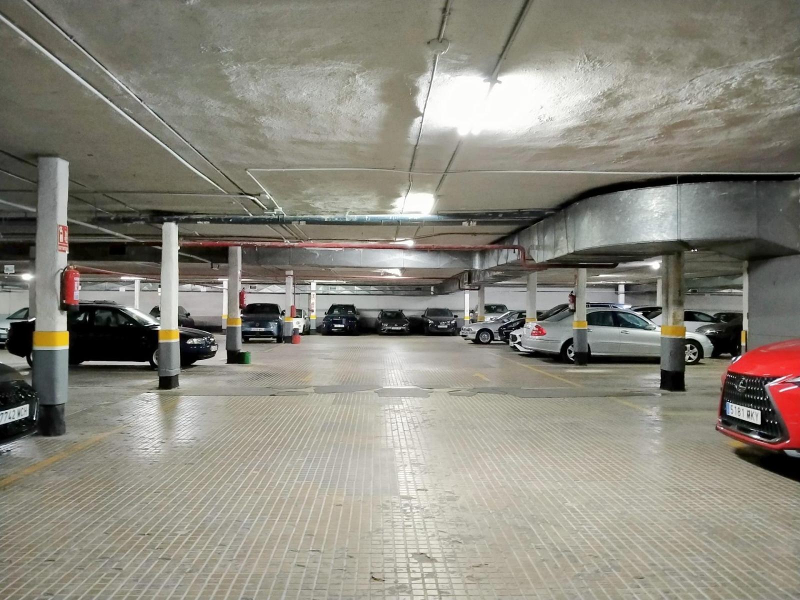 Garage for Sale in Madrid