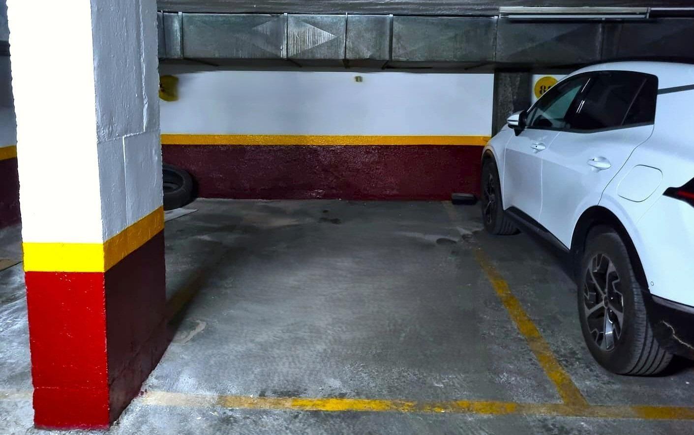 Garage for Sale in Madrid