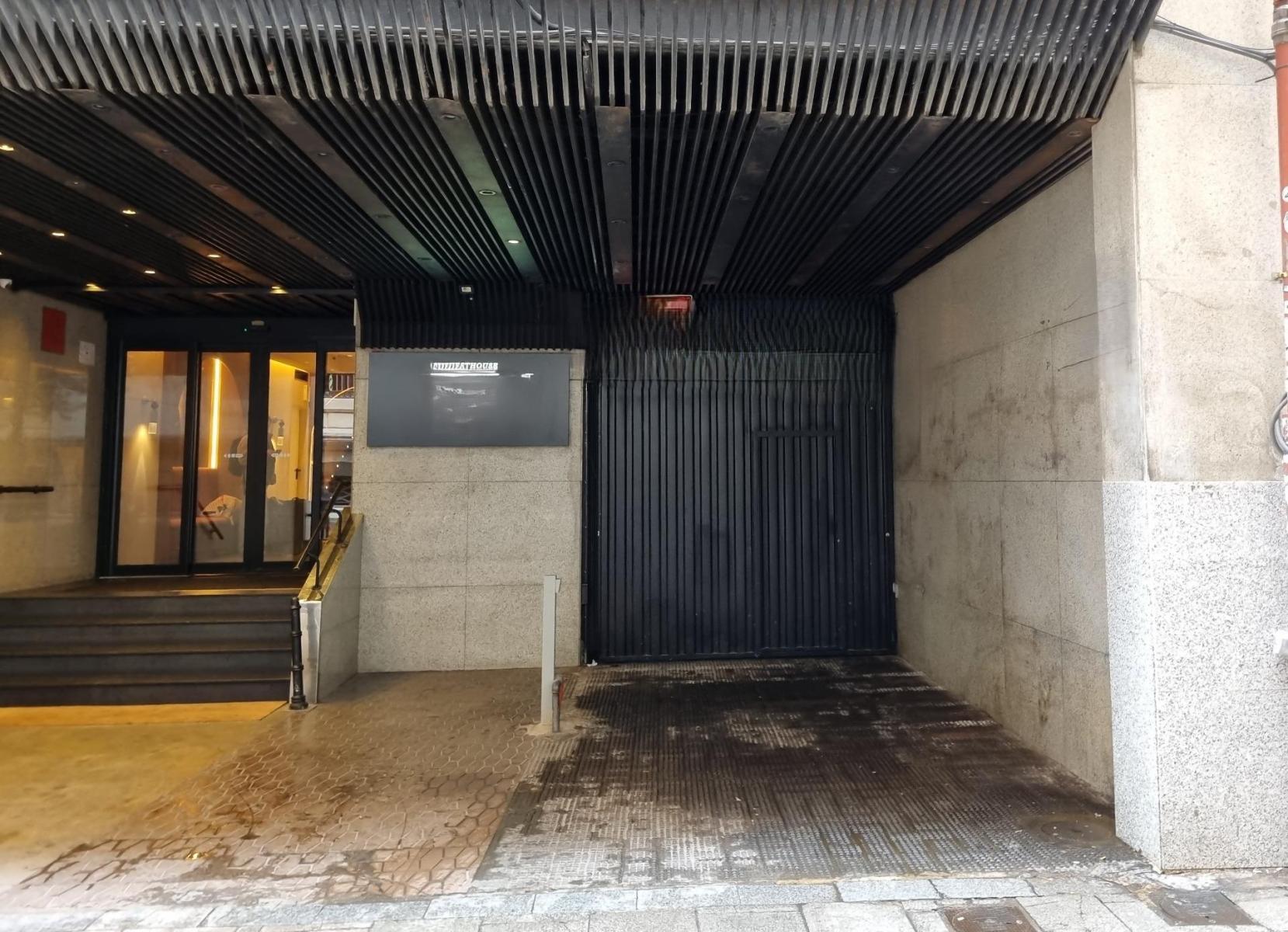 Garage for Sale in Madrid