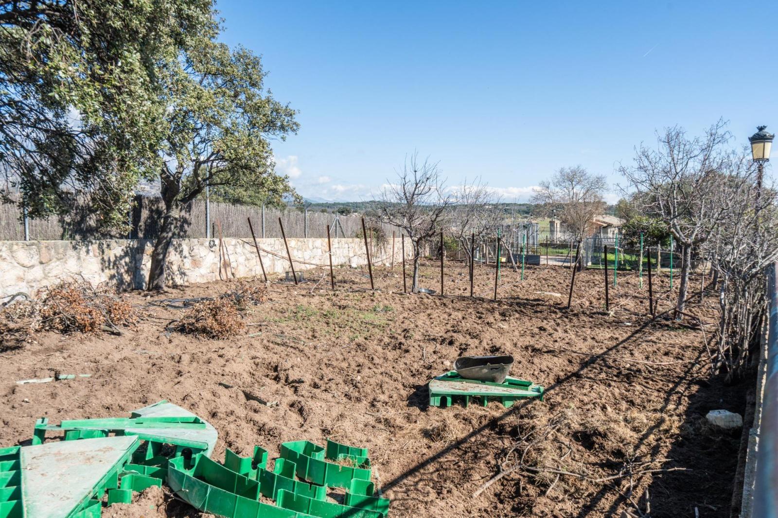Plot for Sale in Robledo de Chavela