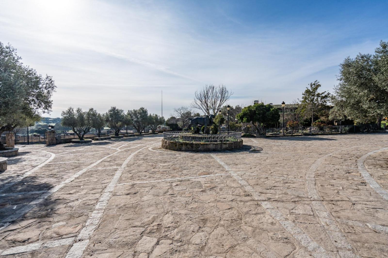 Plot for Sale in Robledo de Chavela
