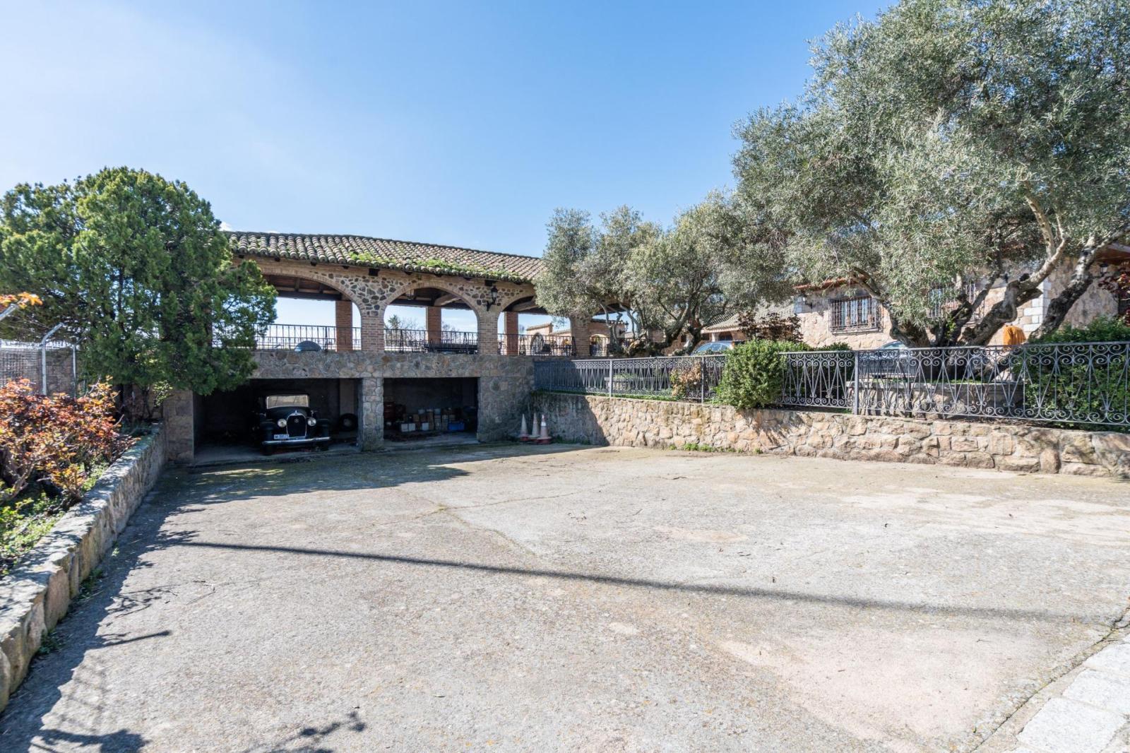 Plot for Sale in Robledo de Chavela